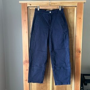 💙 Everlane The Utility Barrel Pant in navy, Size 2 💙